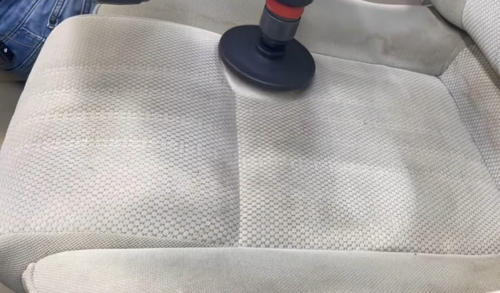 Sæderens bil » SÅDAN klarer du rengøring af bilsæder!